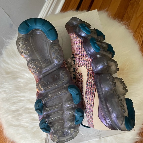 W Air VaporMax FlyKnit 3 in Desert Sand Vivid Purple Green Abyss - Multi-Color - Picture 5 of 6